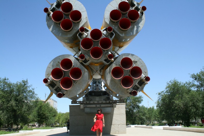 Nelly-In-front-of-Soyuz-Rocket-In-baikonur-Cosmodrome